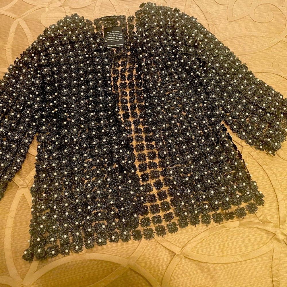 Pearl and floral designed lace jacket